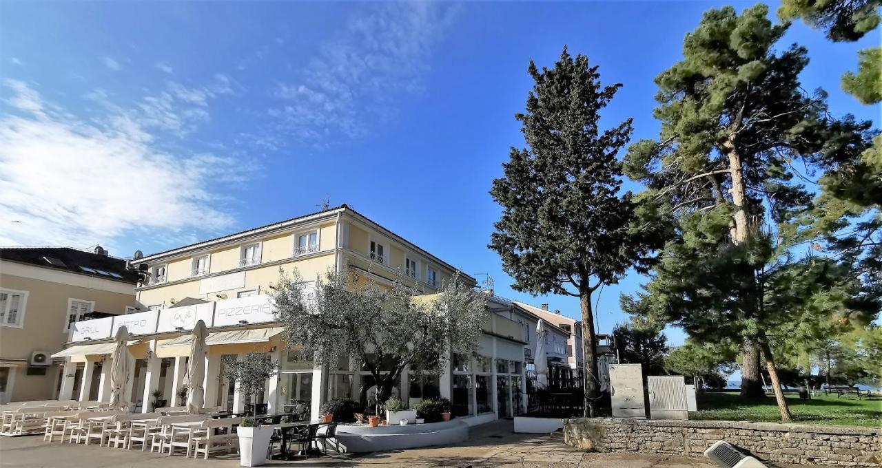 Mirta Deluxe Superior 5 Star Apartment, Your Piece Of Heaven By The Sea & Park, With Sea & Park View Novigrad Istria Eksteriør bilde