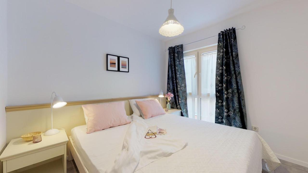 Mirta Deluxe Superior 5 Star Apartment, Your Piece Of Heaven By The Sea & Park, With Sea & Park View Novigrad Istria Eksteriør bilde