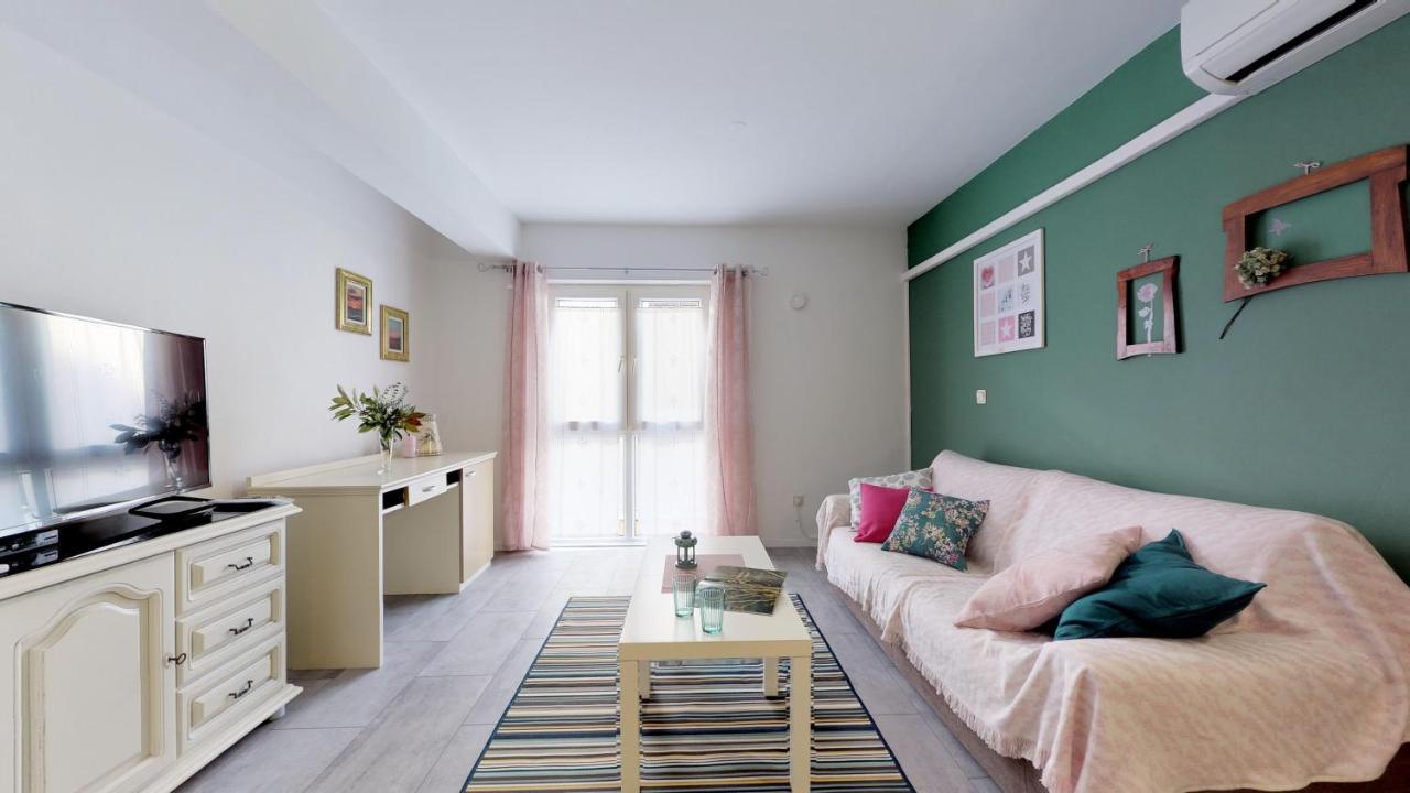 Mirta Deluxe Superior 5 Star Apartment, Your Piece Of Heaven By The Sea & Park, With Sea & Park View Novigrad Istria Eksteriør bilde