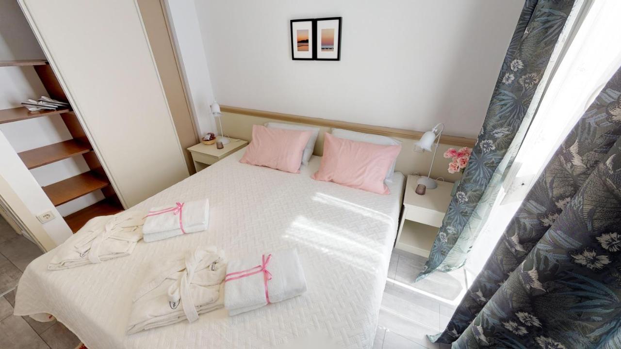 Mirta Deluxe Superior 5 Star Apartment, Your Piece Of Heaven By The Sea & Park, With Sea & Park View Novigrad Istria Eksteriør bilde