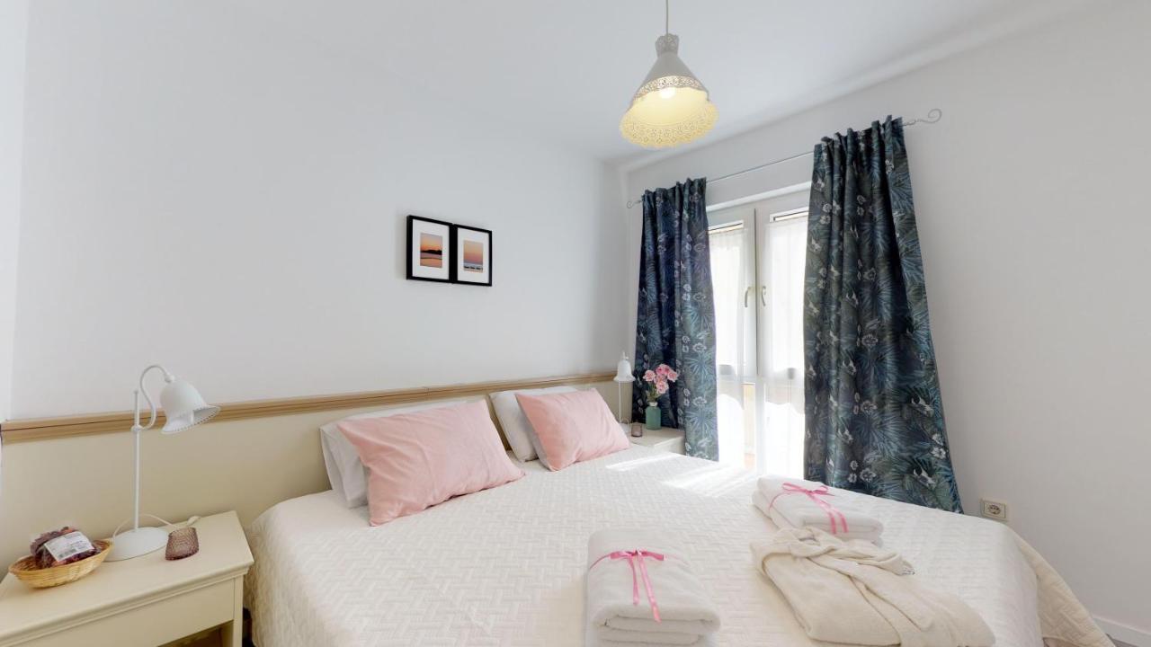 Mirta Deluxe Superior 5 Star Apartment, Your Piece Of Heaven By The Sea & Park, With Sea & Park View Novigrad Istria Eksteriør bilde