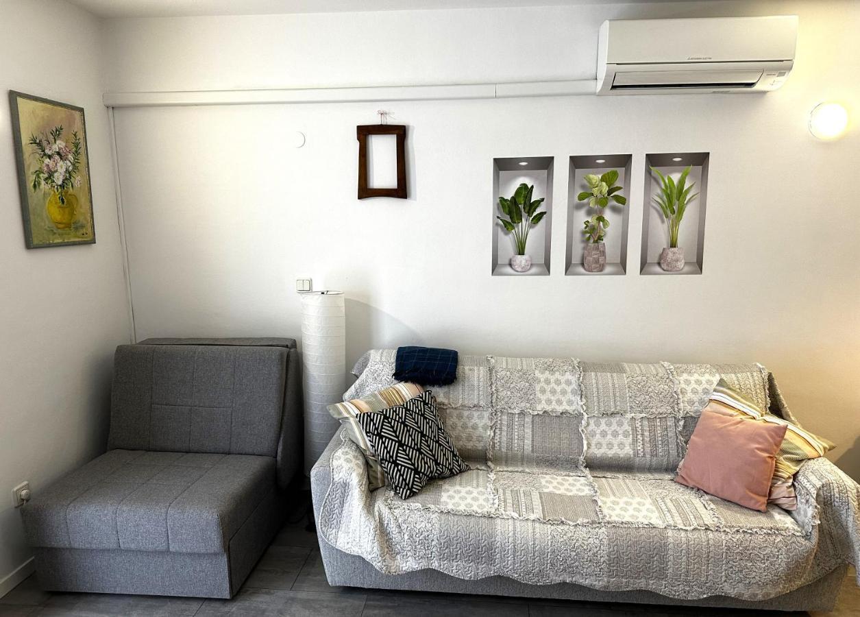Mirta Deluxe Superior 5 Star Apartment, Your Piece Of Heaven By The Sea & Park, With Sea & Park View Novigrad Istria Eksteriør bilde